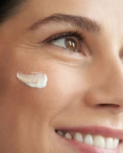 NIVEA Cellular Luminous630 Fluid tonujący na dzień